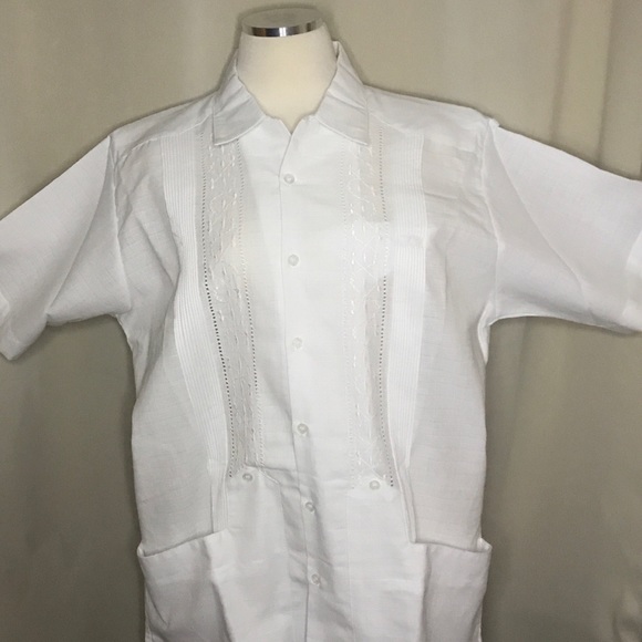 Men’s button ups (Guayaberas) - Picture 3 of 4